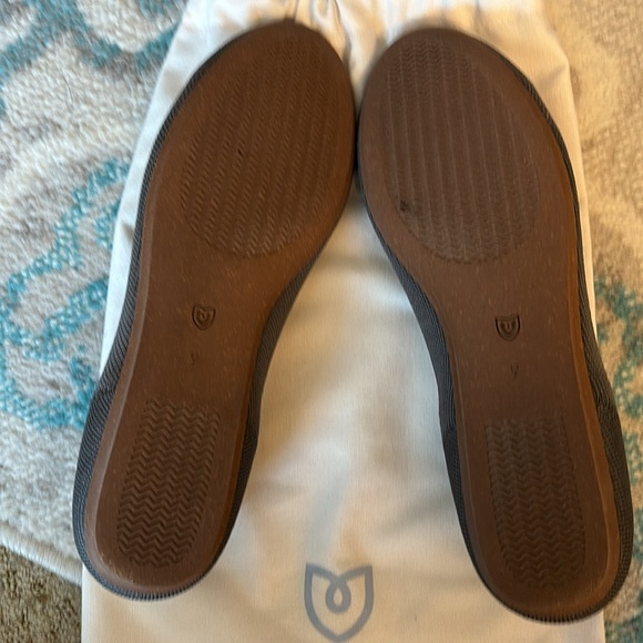 New with bag, no box- ROTHYS round size 9 - Picture 2 of 3